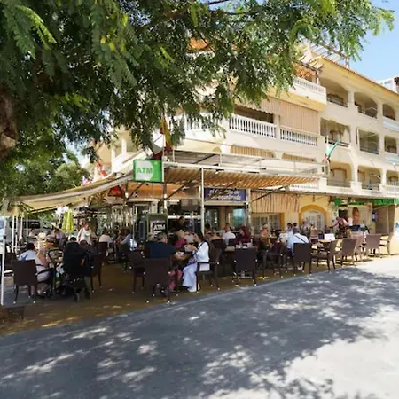 Appartement Chic Beachfront Flat With Amazing Sea Views And Private Indoor Parking
