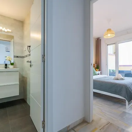 Appartement Chic Beachfront Flat With Amazing Sea Views And Private Indoor Parking *