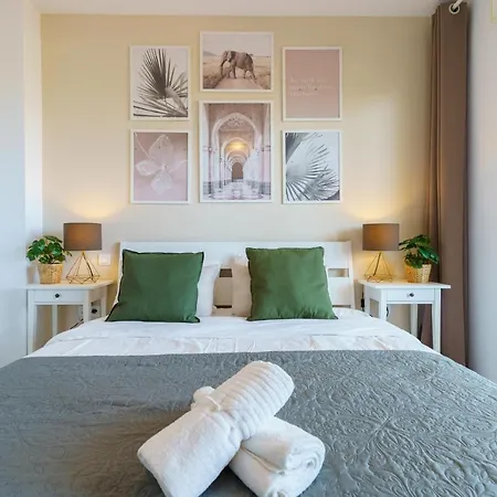 Chic Beachfront Flat With Amazing Sea Views And Private Indoor Parking Appartement