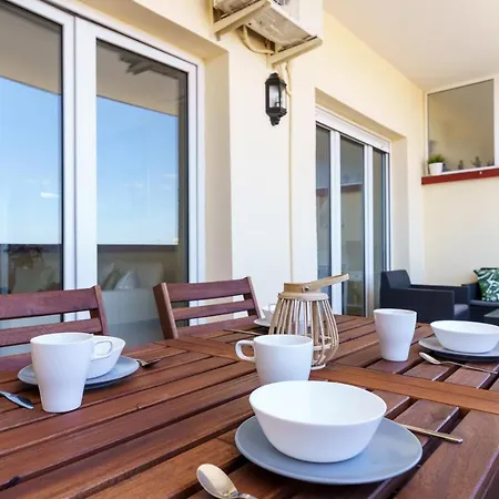 Appartement Chic Beachfront Flat With Amazing Sea Views And Private Indoor Parking *