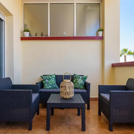 Chic Beachfront Flat With Amazing Sea Views And Private Indoor Parking Appartement Benalmádena