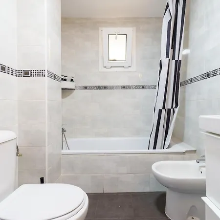 Appartement Chic Beachfront Flat With Amazing Sea Views And Private Indoor Parking *