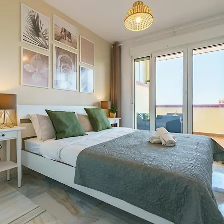 Appartement Chic Beachfront Flat With Amazing Sea Views And Private Indoor Parking