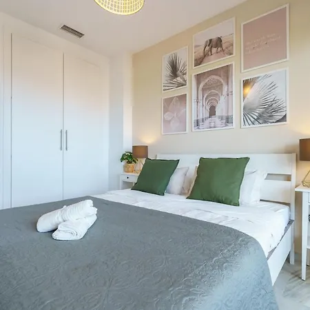 Chic Beachfront Flat With Amazing Sea Views And Private Indoor Parking * Benalmádena