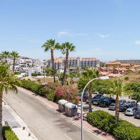 Chic Beachfront Flat With Amazing Sea Views And Private Indoor Parking *