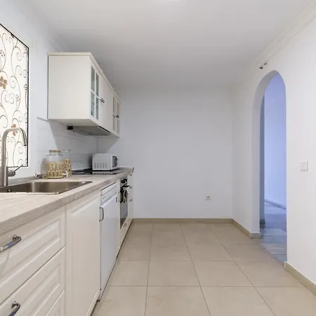 Chic Beachfront Flat With Amazing Sea Views And Private Indoor Parking Benalmádena